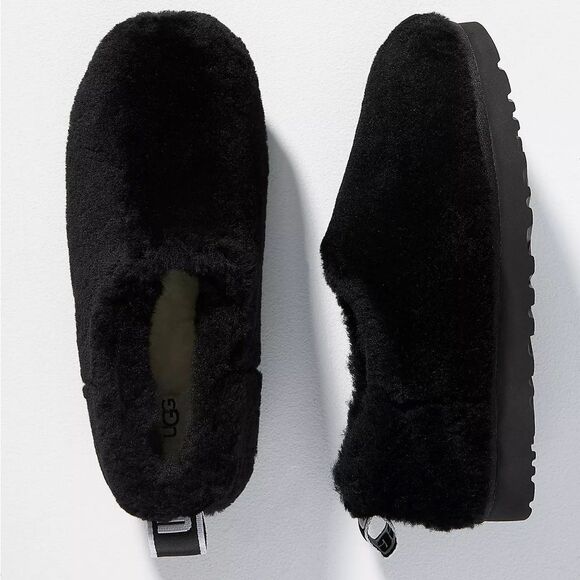 UGG Classic Cozy Slippers - NEW without box UGGS BLACK SLIPPERS Size 6 - Picture 1 of 10